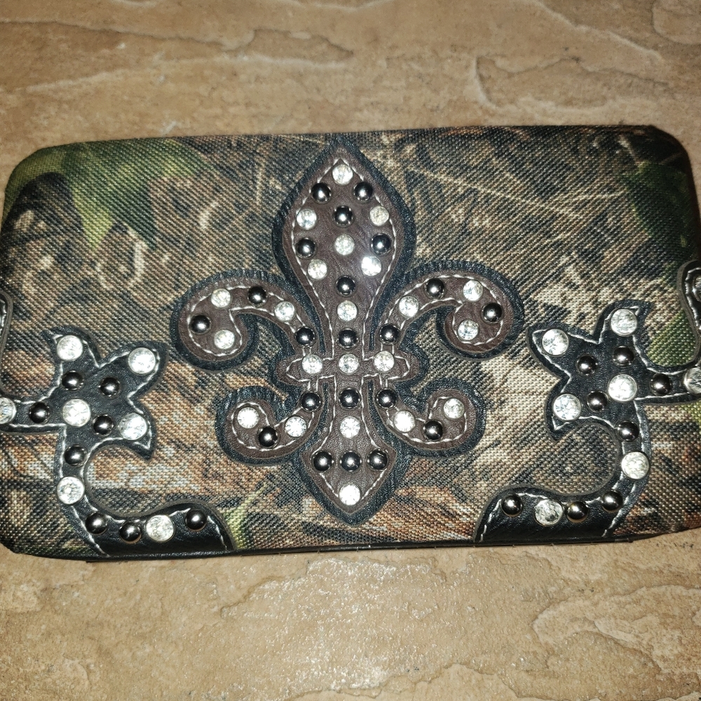 Womens Camo Wallet